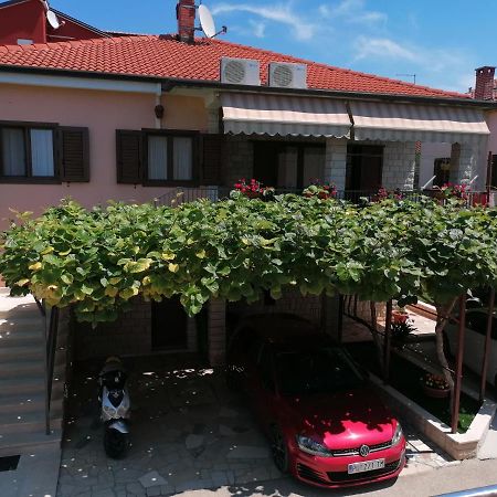 Apartman Bruna Новиград Екстериор снимка